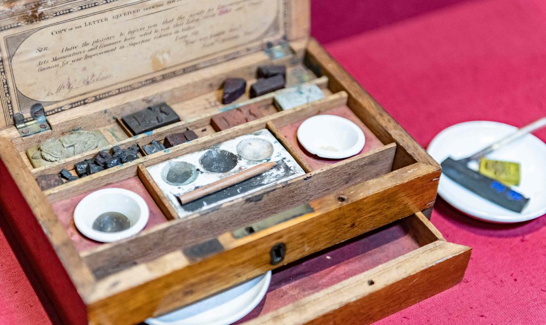 Photo of Charlotte Brontë's art box and paints.